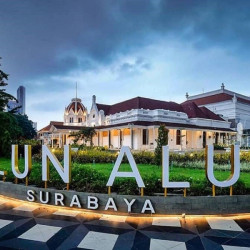 Basement Plaza Surabaya Kawasan Balai pemuda ( alun alun surabaya )