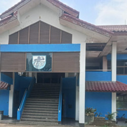Gedung  KNPI