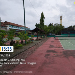 Lapangan tenis Handayani