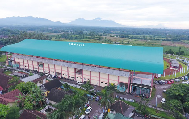 stadion_gelora_panataran_2.jpg